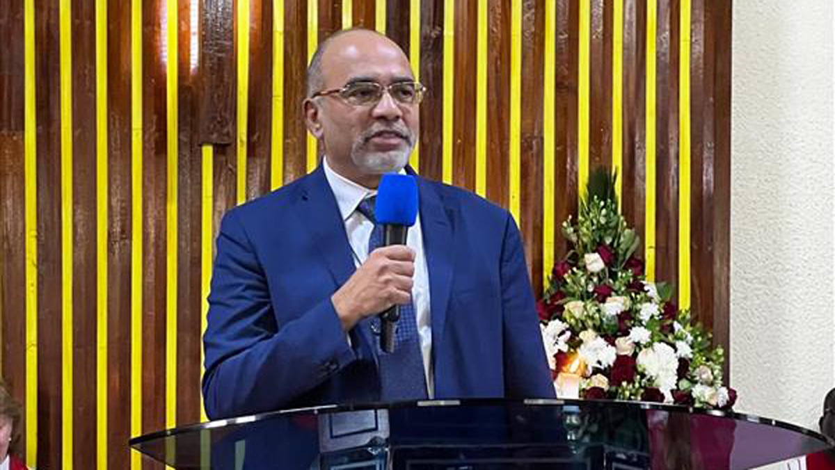 4-8-26-Roland-at-Commissioning Roland Fernandes