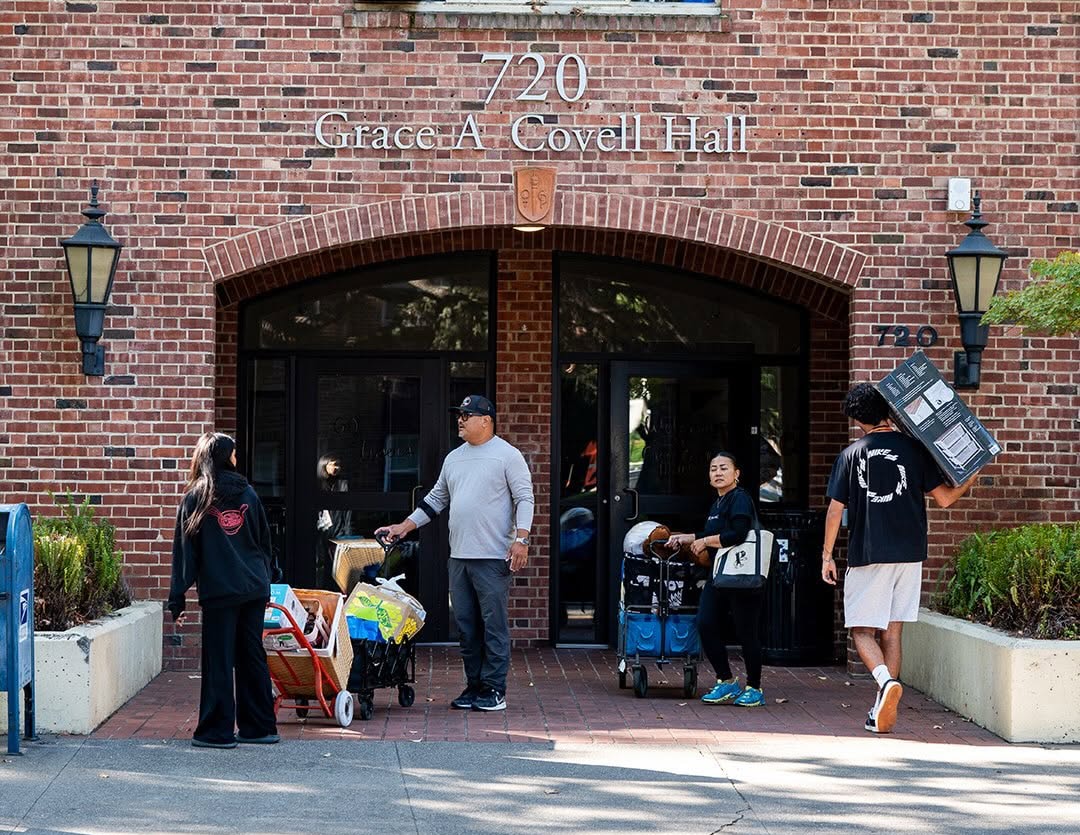 8-17-26-University-of-Pacific-Move-In-Day Students move into dorms at University of Pacific, a UM-related school.