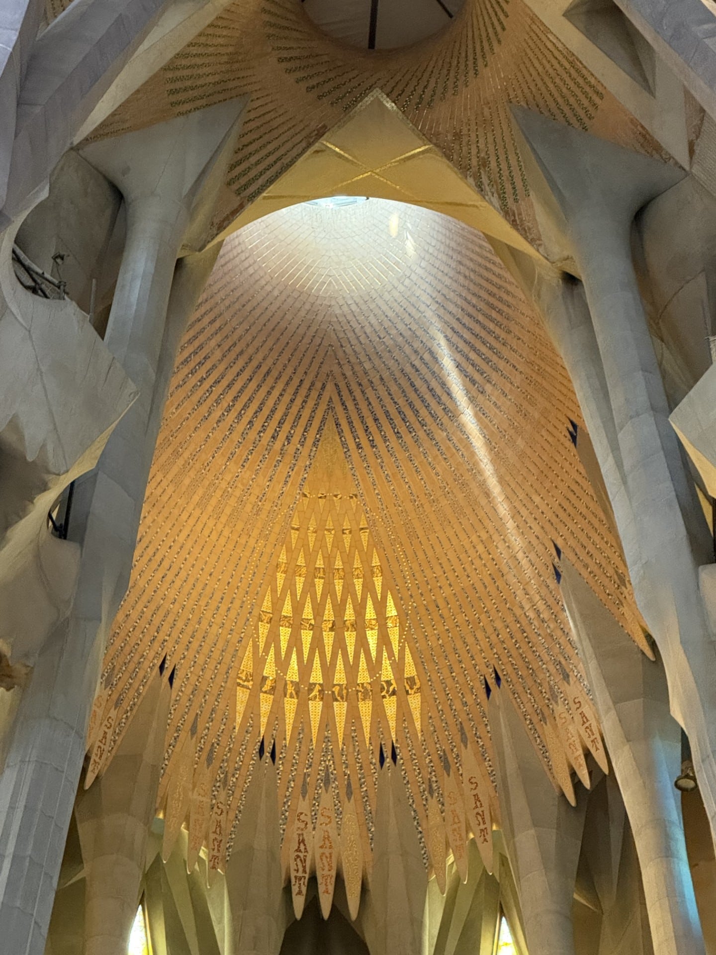 0e78b19d-d456-4b7c-80cb-352043255874 La Sagrada Familia Basilica